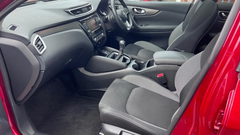 Nissan qashqai N1.5 dCi 115 N-Connecta 5dr 2 owners full Nissan history stunning