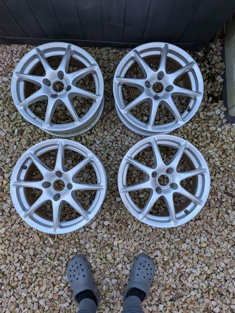 Renault 4 stud alloy wheels 