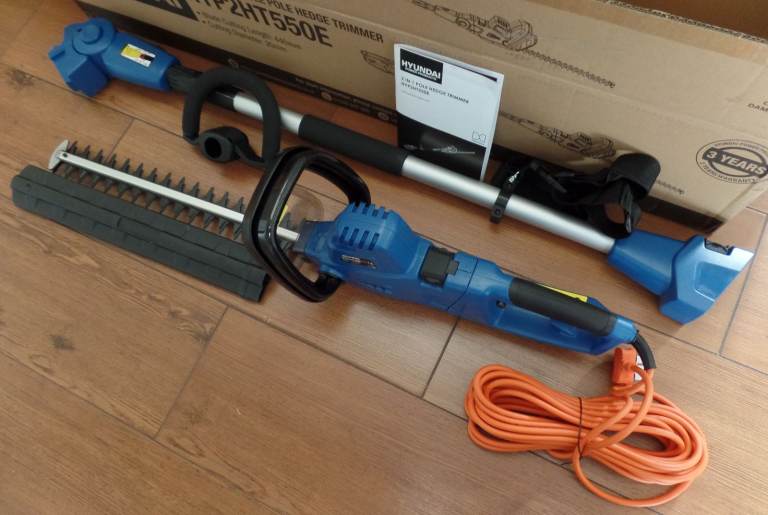 Hyundai 2 in 1 Extendable Pole Hedge Trimmer