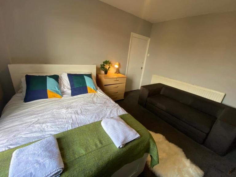 🌿Spacious Master Room for Rent Near Finsbury – N4📍