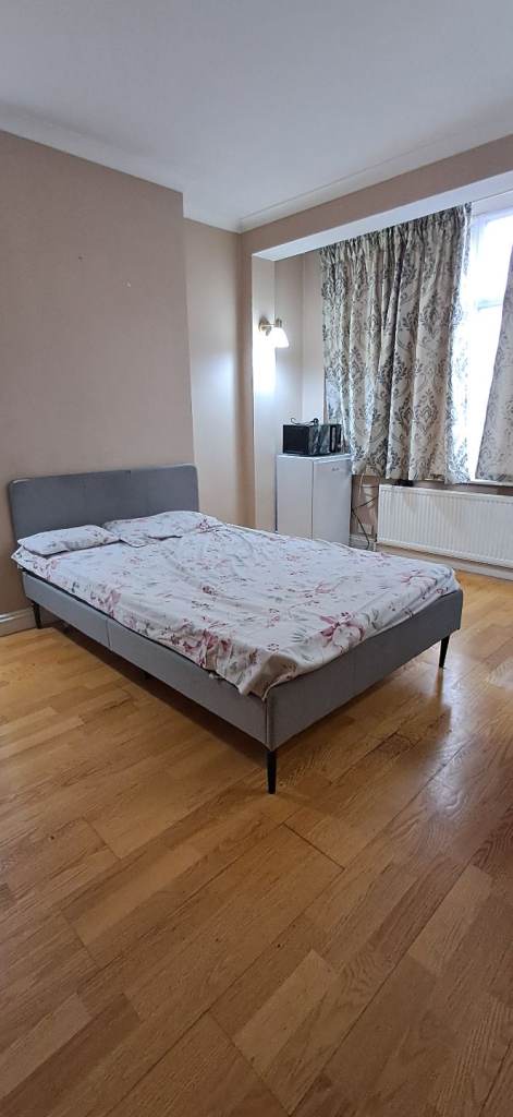 Master Bed Room for couple,female professional