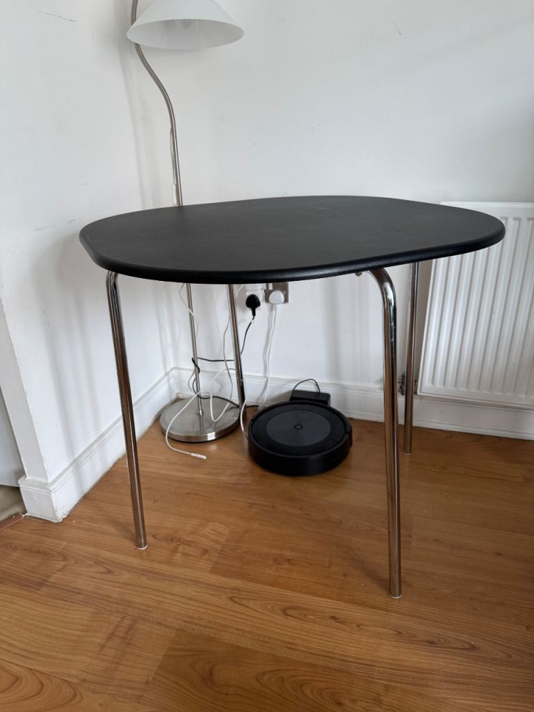 Small black dining table - 90x90cm