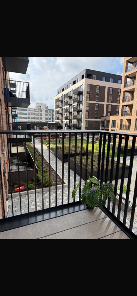 Short term let near Heathrow with car if required 