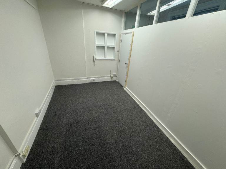 Flexible Term Office suites to rent in the central of Brighton.