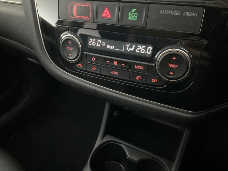 2015 Mitsubishi Outlander 2.0h 12kWh GX4hs SUV 5dr Petrol Plug-in Hybrid CVT 4WD Euro 5 (s/s) (20...