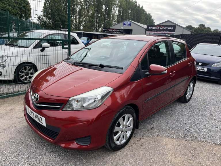 2013 Toyota Yaris 1.33 VVT-i TR 5dr Multidrive S HATCHBACK PETROL Automatic