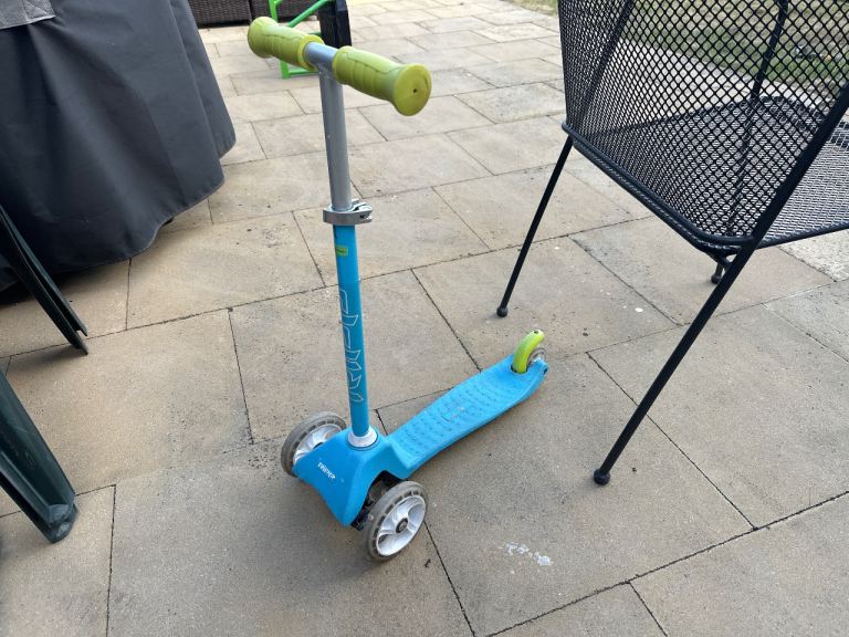 Mini Micro Scooter – Blue, Good Condition