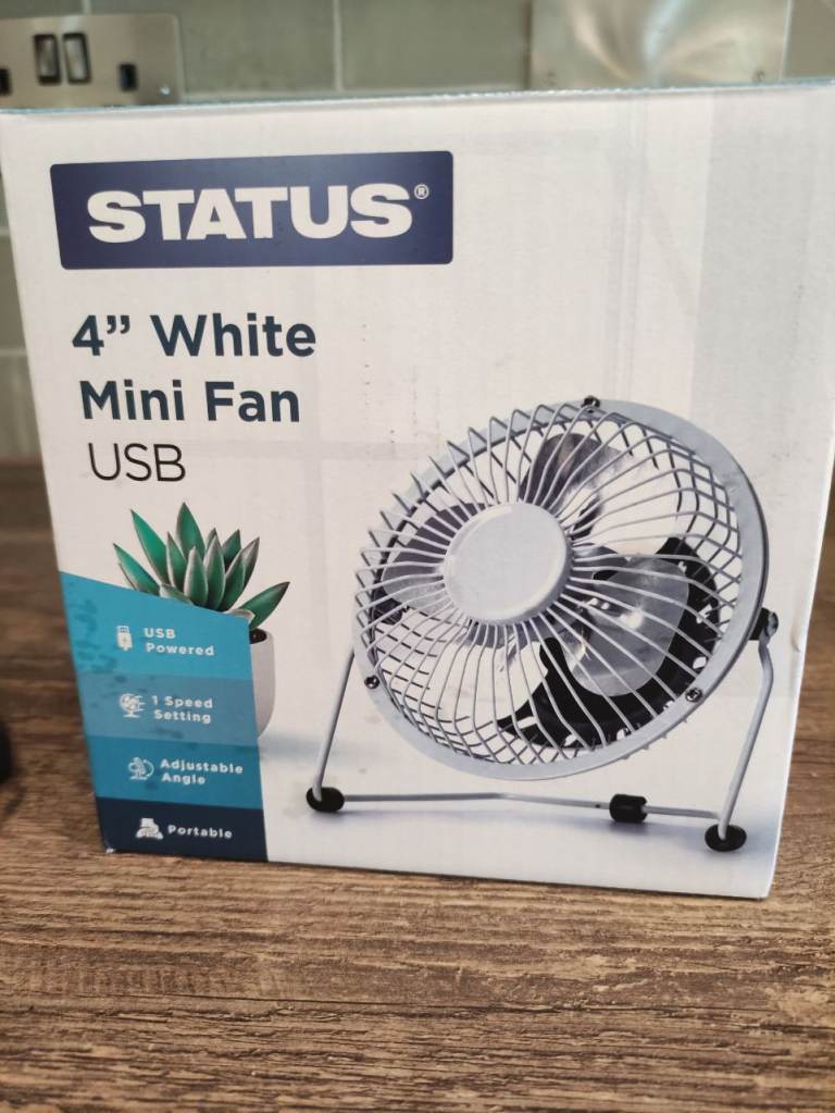 STATUS 4" White USB Mini Fan – As Good As New