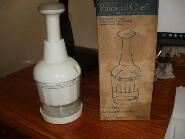 Genuine Pampered Chef Food Chopper