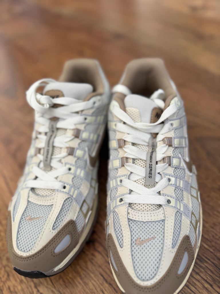 Nike P-6000 Trainers - white/Beige Good Condition uk 7