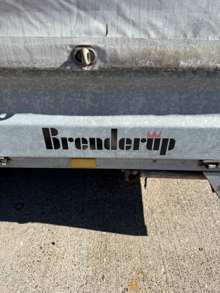 XL Covered Twin Axle Trailer (Brenderup)