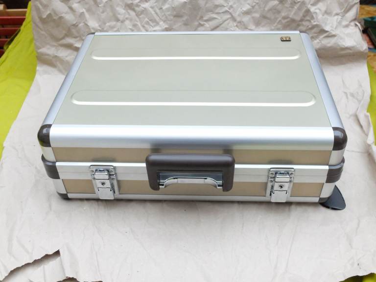 Aluminium style hard camera case with foam, strap and keys - made in Japan. Unused