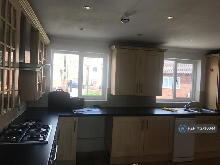 4 bedroom house in Kirkwood Grove, Milton Keynes, MK5 (4 bed) (#2780944)