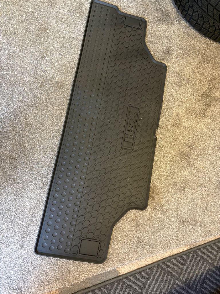 HSX Defender 90 Rubber Boot Mat - Excellent Condition