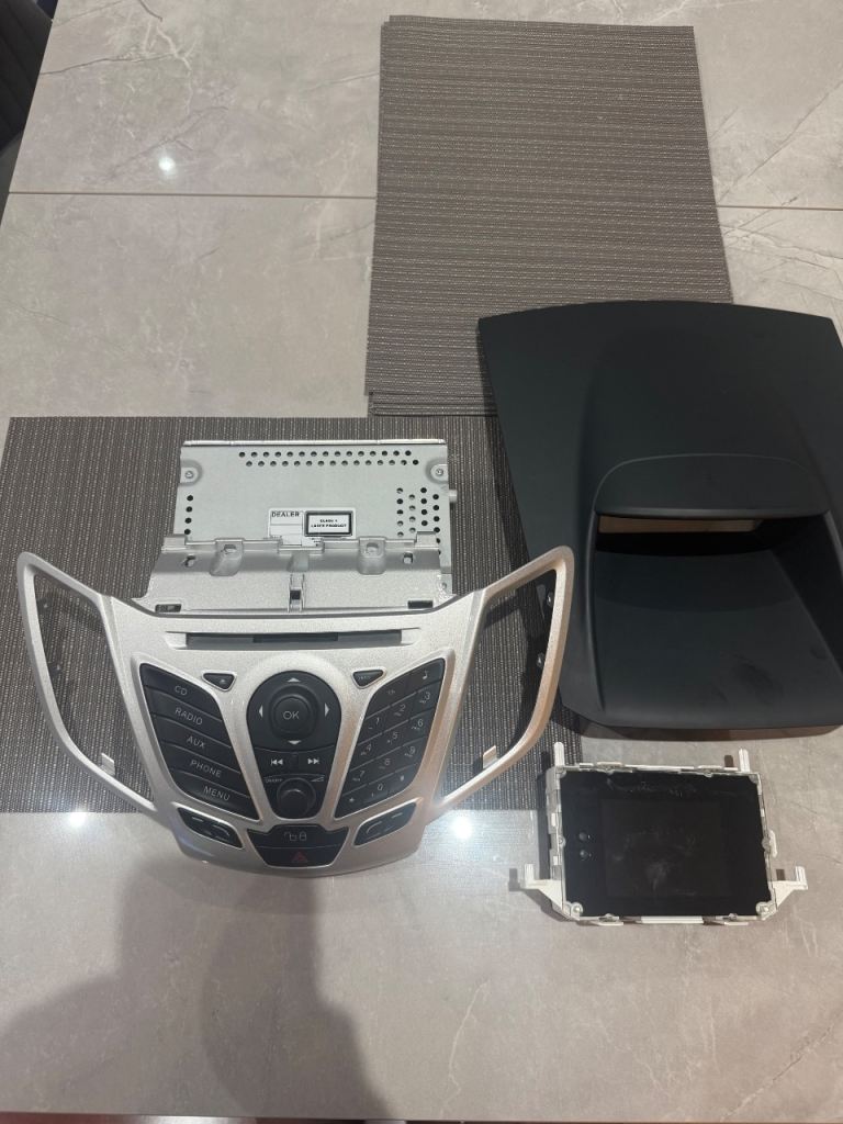 FORD FIESTA 2012 MK7 RADIO COMPLETE CD HEAD UNIT/dispay/ Controls