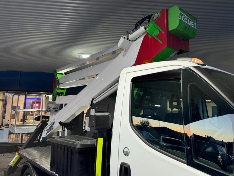 2018 Iveco Daily CHERRY PICKER 2.335S12 3500KG NO VAT! CHASSIS CAB Diesel Manual