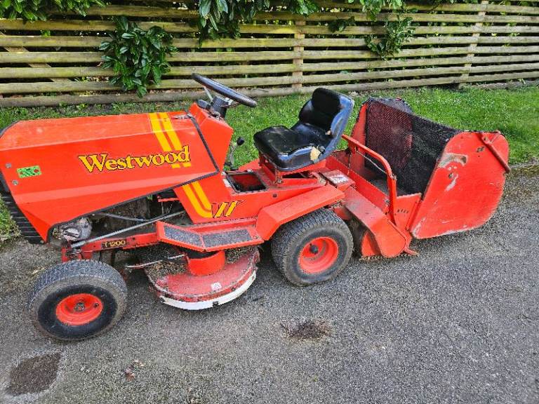 Ride on Lawn mower