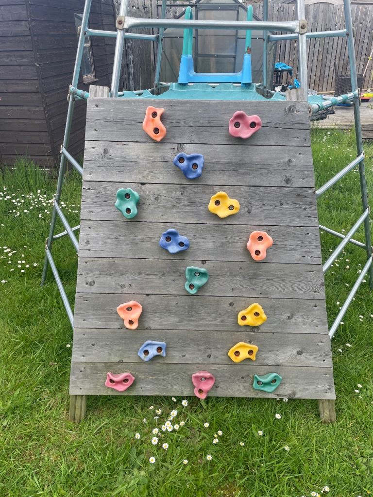 Kids climbing frame £30 O.N.O