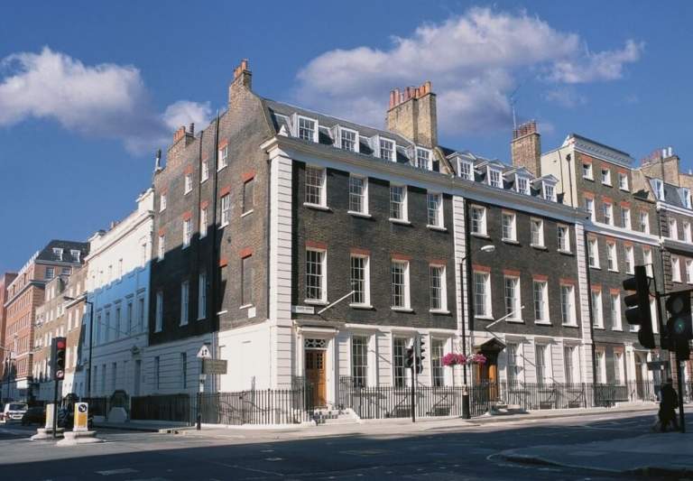 *Mayfair* Private Serviced Offices: Units from 2 to 75 desks for rent W1