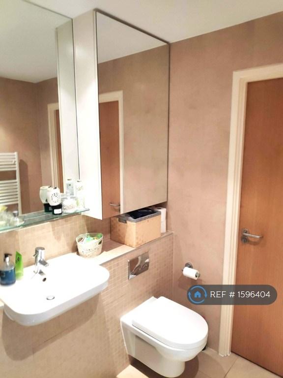 2 bedroom flat in Quadrant Court, Wembley, HA9 (2 bed) (#1596404)