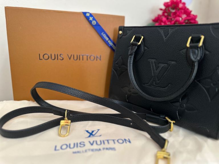 Louis Vuitton Black Handbag – 