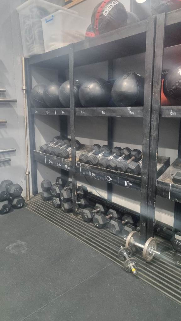 Heavy duty shelving