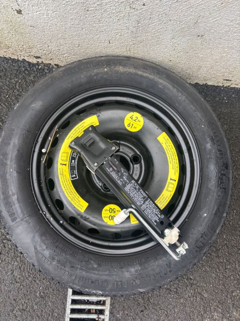 2004 Mercedes c class spare wheel and jack