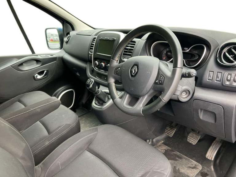 2020 Renault Trafic LL30 ENERGY dCi 120 Sport Nav 9 Seater Standard Roof Minibus DIESEL Manual