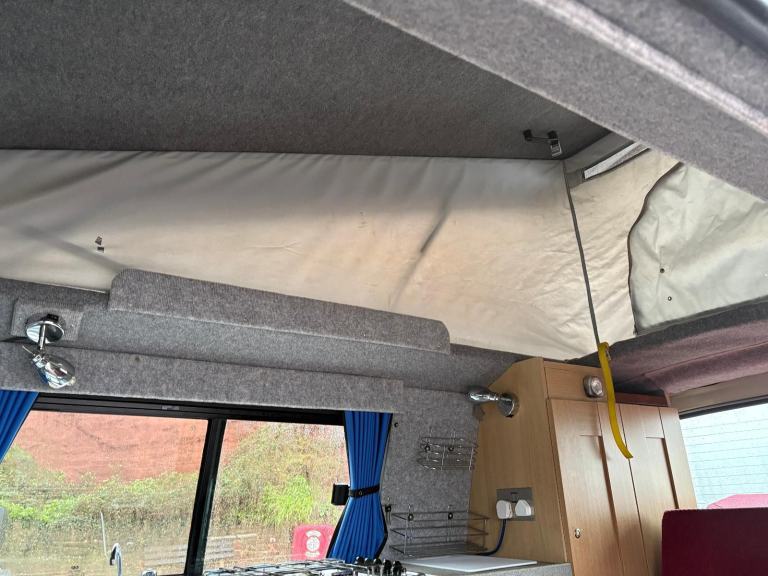 Toyota Hiace Campervan Motorhome Day Van Pop Top 2.5 Diesel 2004 