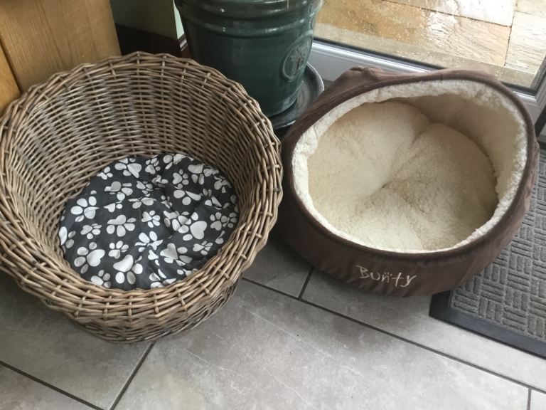 2 x Small pet beds for sale 