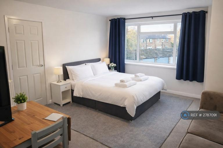 1 bedroom in Burnham, Slough, SL1 (#2787091)