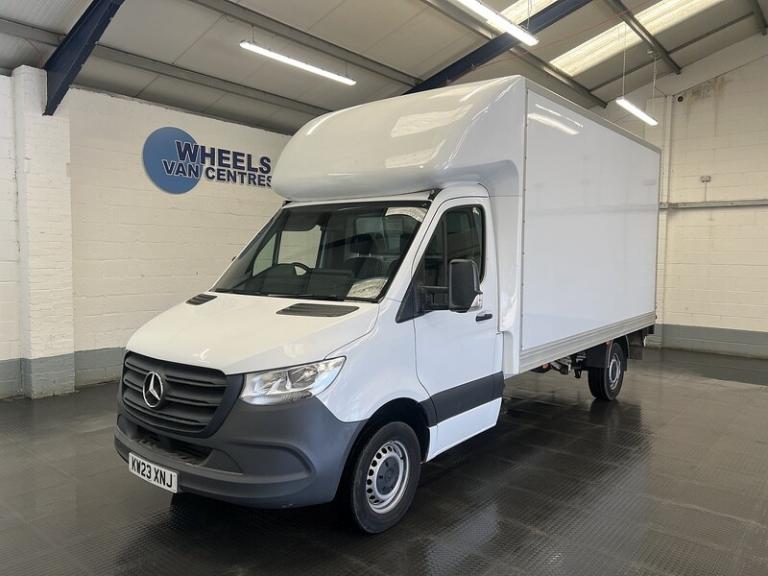 2023 Mercedes-Benz Sprinter 3.5t Progressive Chassis Cab CHASSIS CAB DIESEL Manual