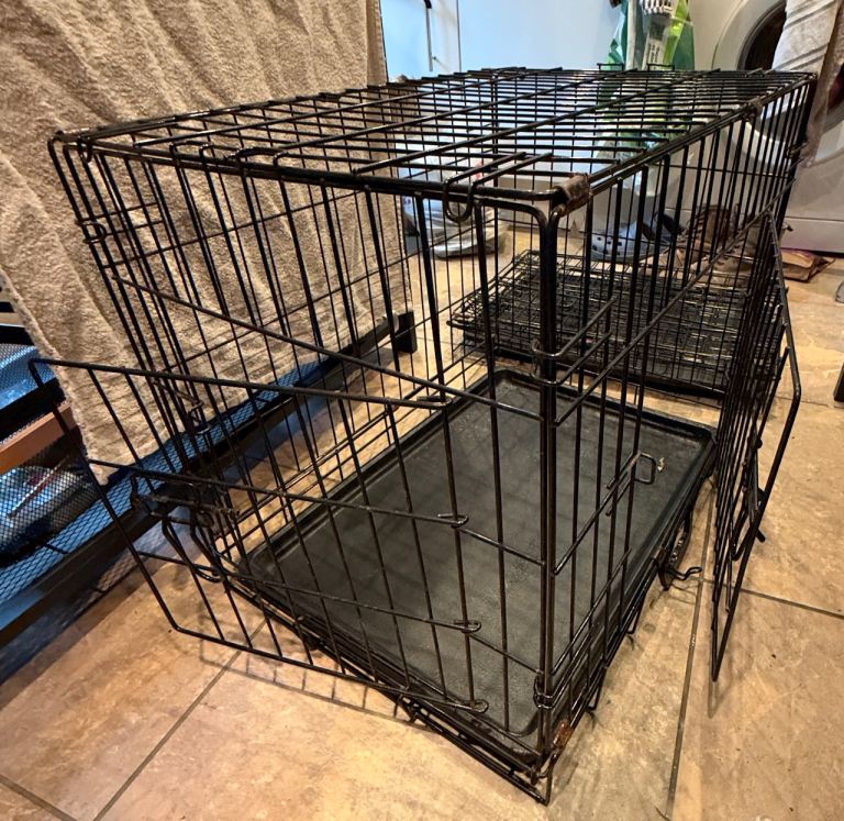 Dog crate/cage folding with carrying handle