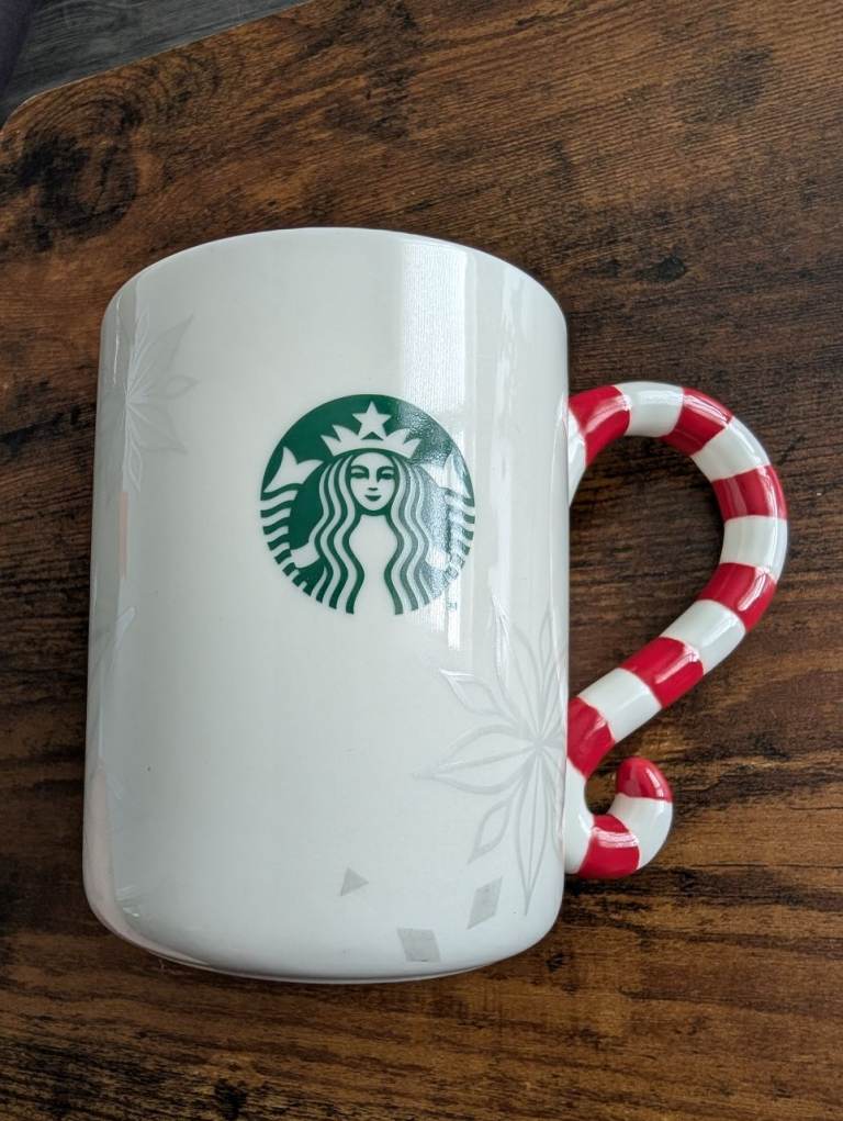 Starbucks Christmas Mugs x2 – 2013 & 2015 Candy Cane Handle