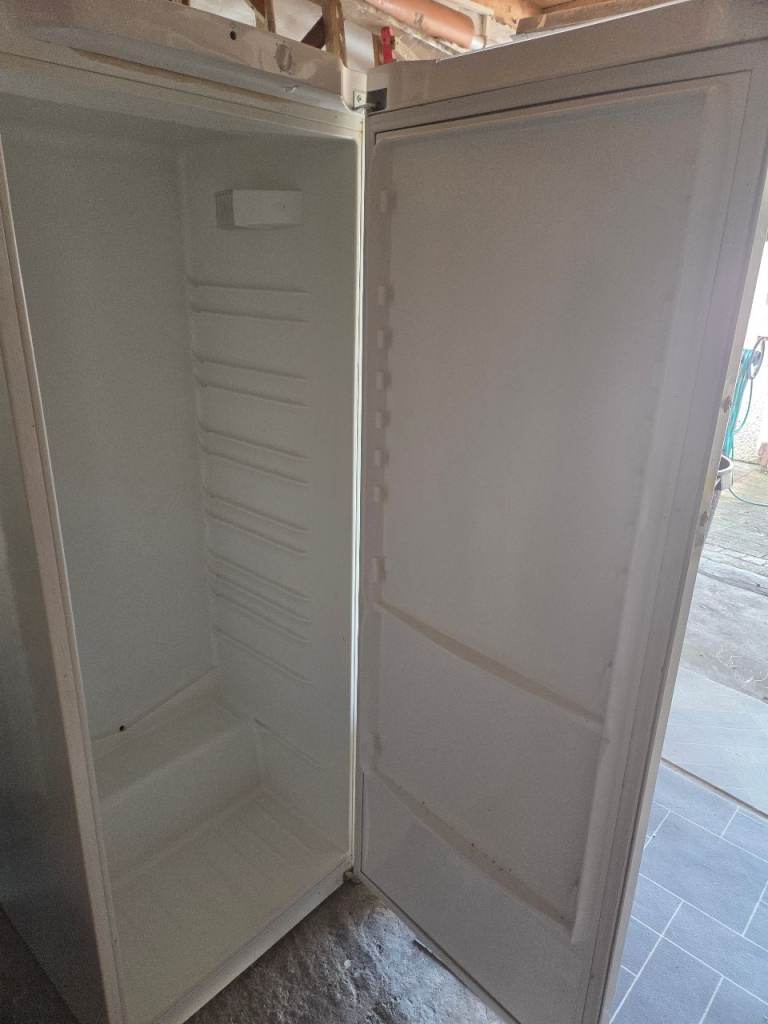 ELECTROLUX INITITION FRIDGE 