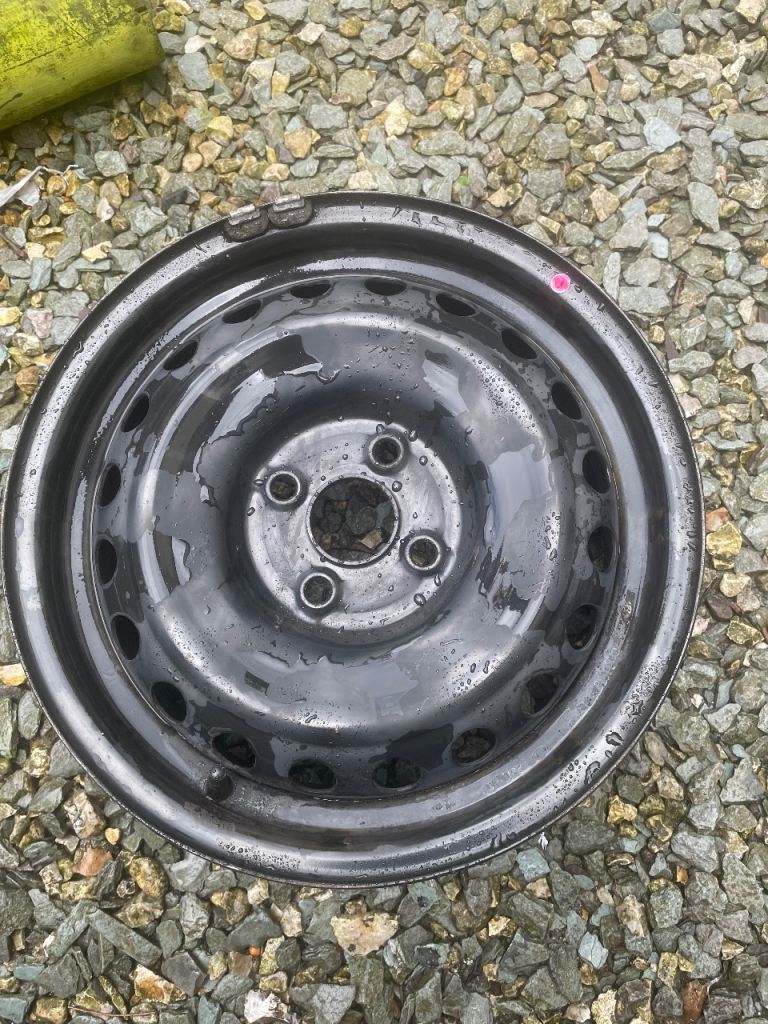 Kia 15” steel wheel. Rio Stonic Picanto etc 