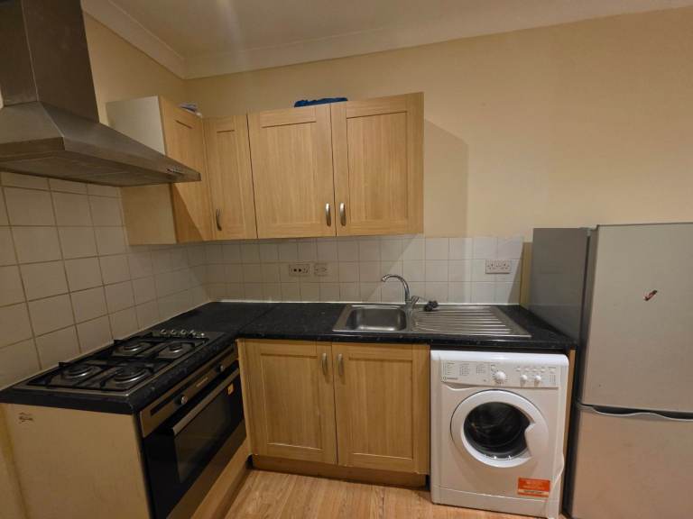 1 Bed First Floor Flat to Rent – South Croydon (CR2 6EB) – Available Now