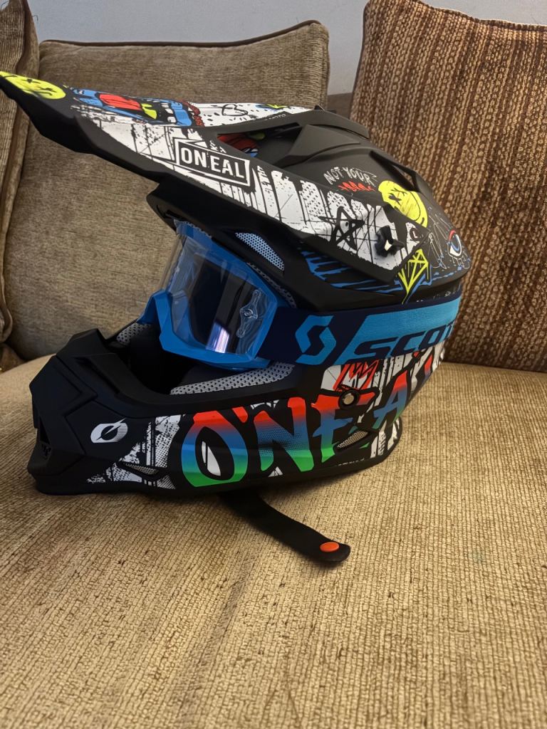 ONEAL MOTOCROSS HELMET 