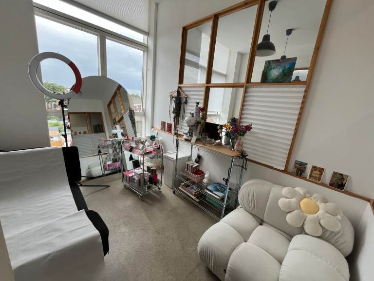 Beauty Room | Commercial Studios | Desk in Leyton East London E10 