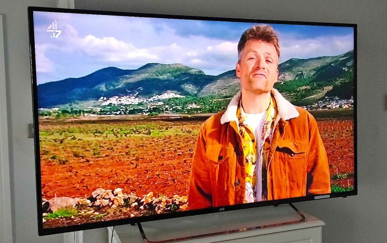 55" JVC FULL HD SLIM LED TV FREEVIEW REMOTE CONTROL STAND FANTASTIC CONDITION- FREE DELIVERY