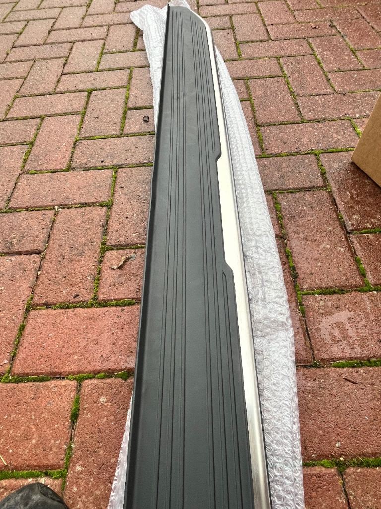 RR evoque side steps 