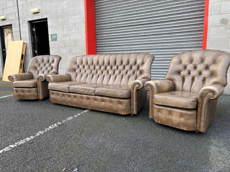 Chesterfield Style Leather 3 Seater Sofa and 2 Chairs 