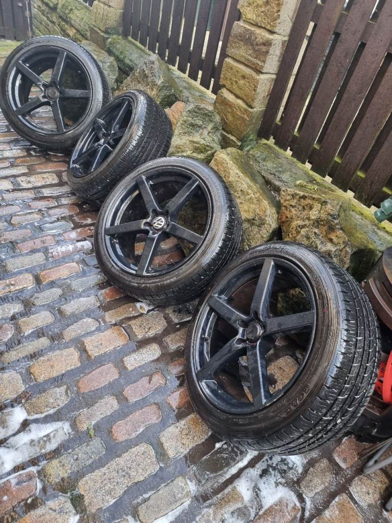 4x 20inch load rated alloys and good tyres these fit transporters and T5 T6 models 