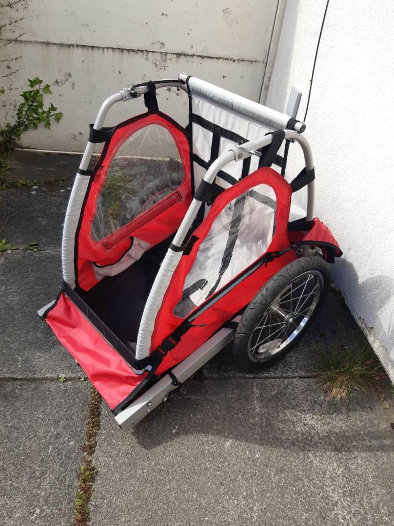 Kid bike trailer
