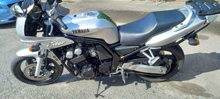Yamaha, FZS, 2000, 599 (cc)