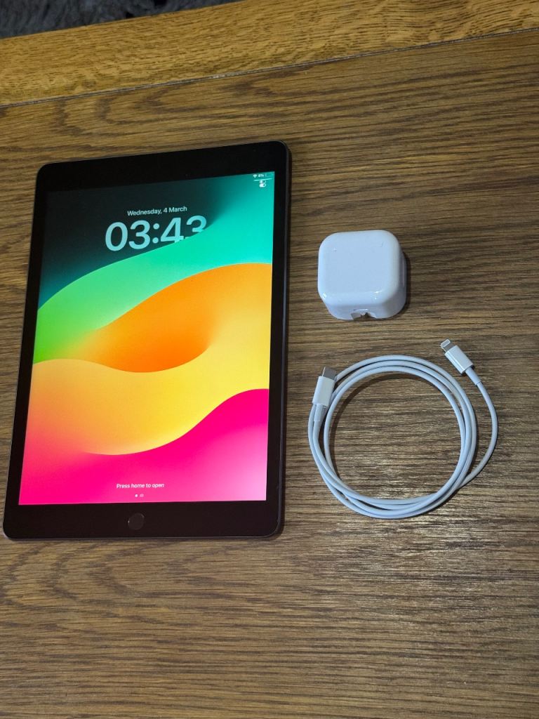 Apple iPad 9th Generation 64GB Space Gray (unused)