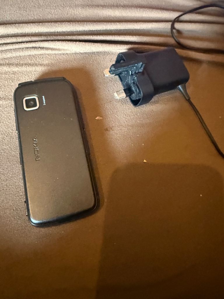 Nokia Mobile Phone with Charger – Fair Condition