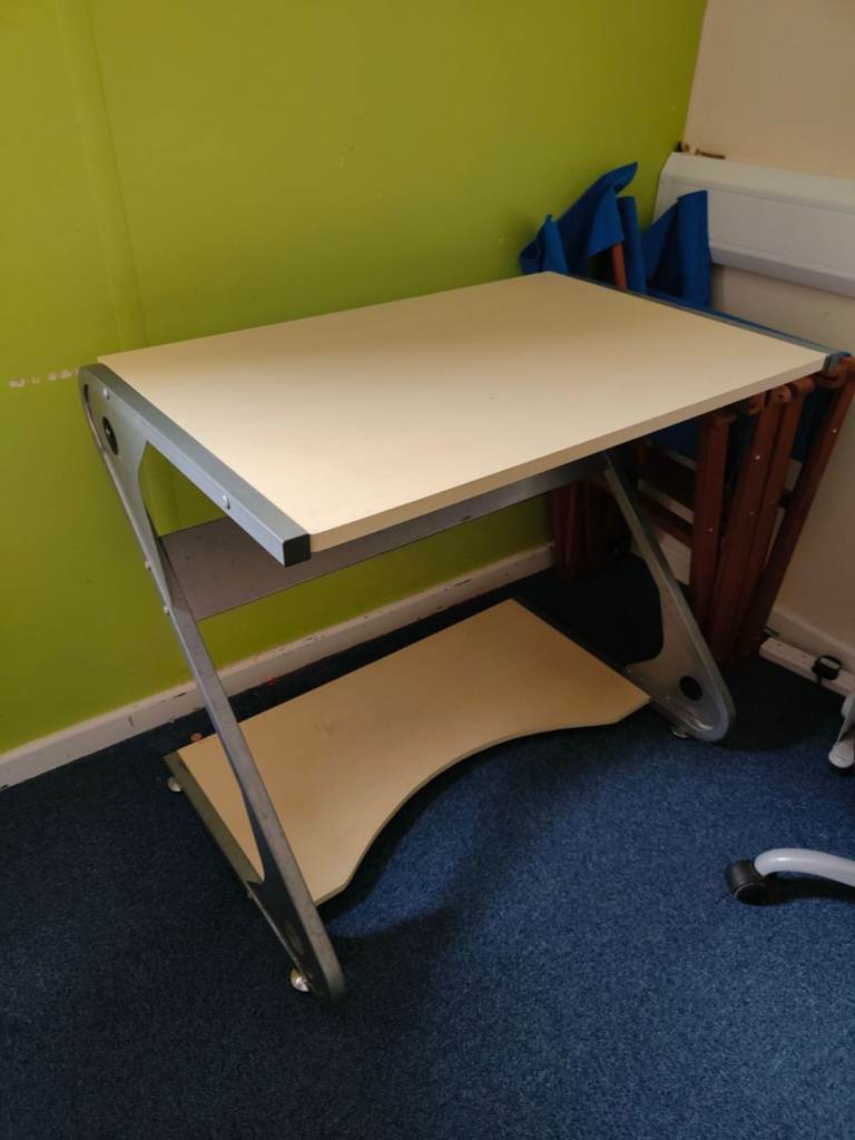 Compact Computer Desk