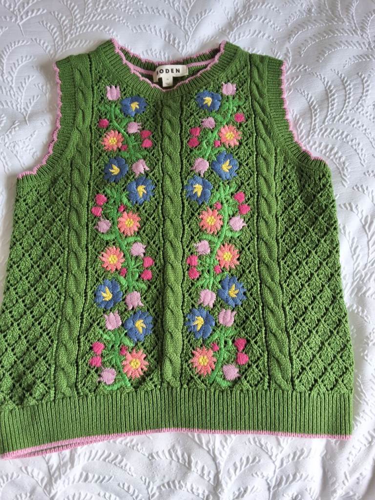 Embroidered tanktop