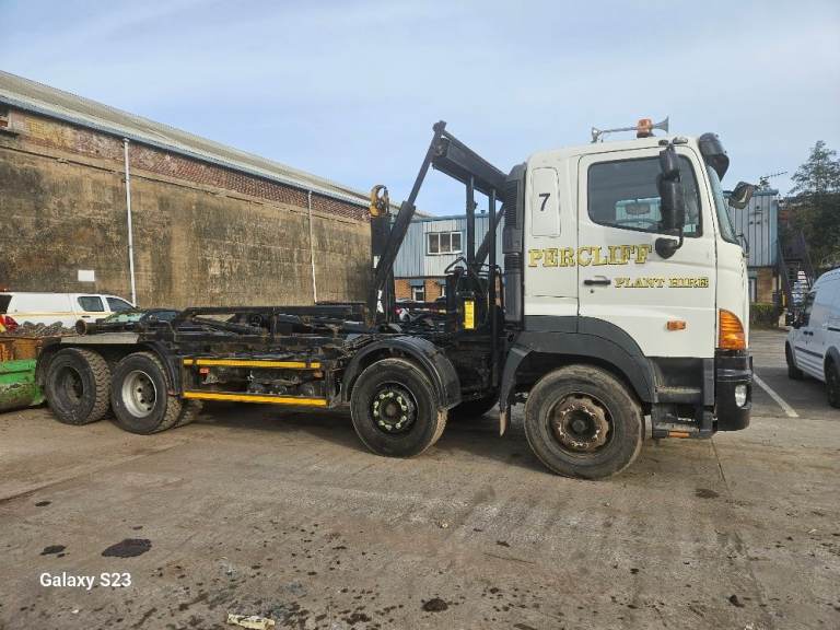 Breaking Hino 700 Hook Loader 2007 